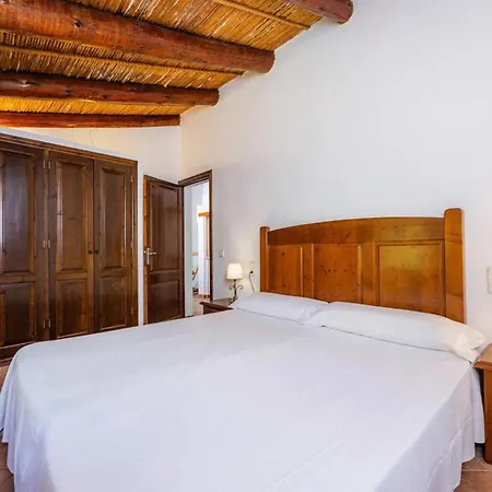 S'hort De Sa Bagura Farm stay *
